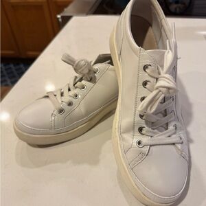 Vionic Winny Leather Sneakers (sz10)